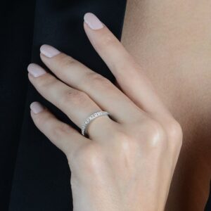 Anel Solitário Serena Ouro Branco e zircônia.